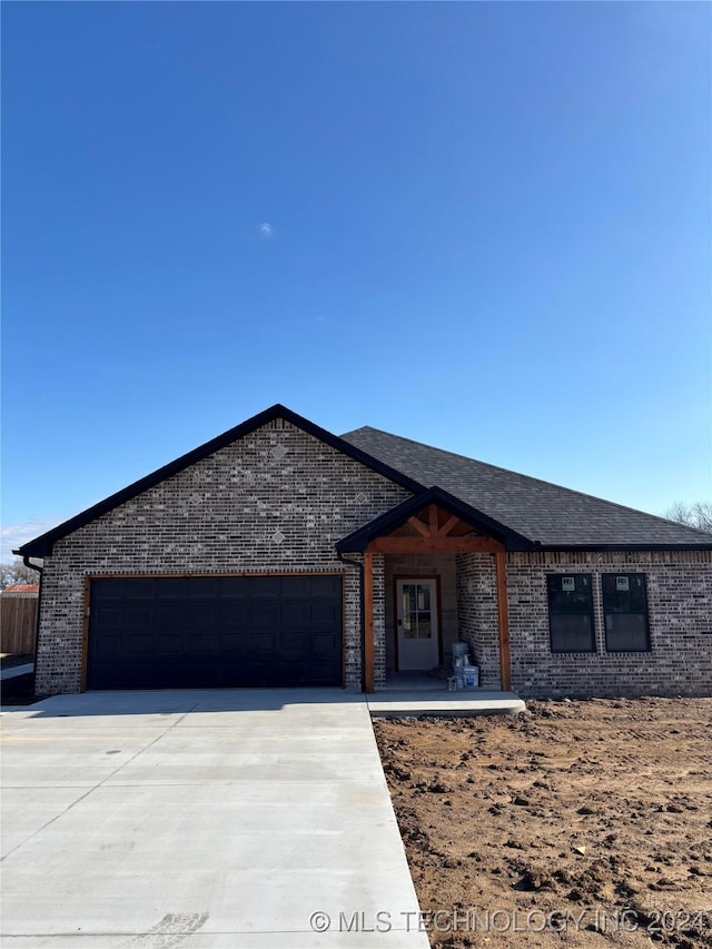 view of front facade with a garage