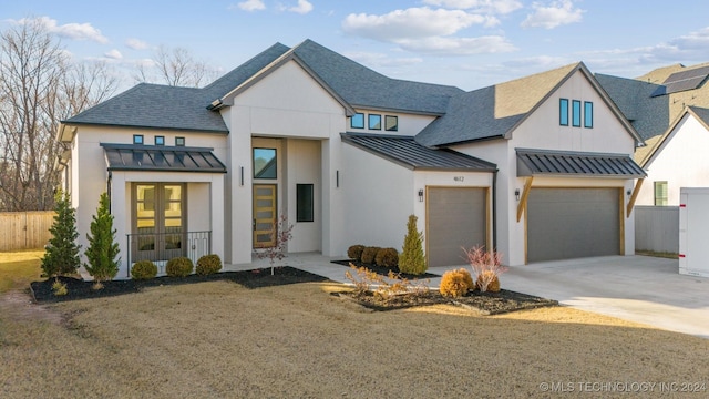 modern farmhouse style home featuring a front lawn