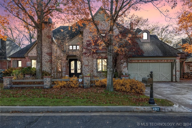 view of front facade with a garage