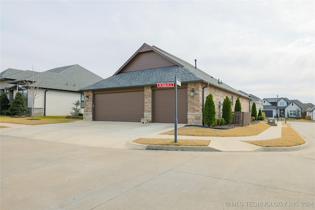 view of front of property featuring a garage