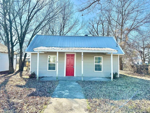 view of front facade with a porch