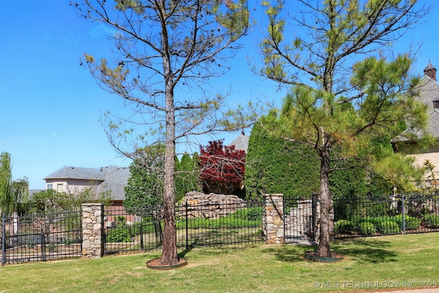 10616 S Forest Ave, Jenks, OK 74037 - view of yard with fence