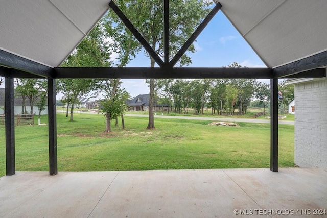 view of yard featuring a patio area