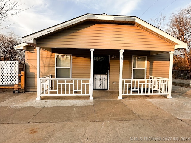 bungalow-style home with covered porch