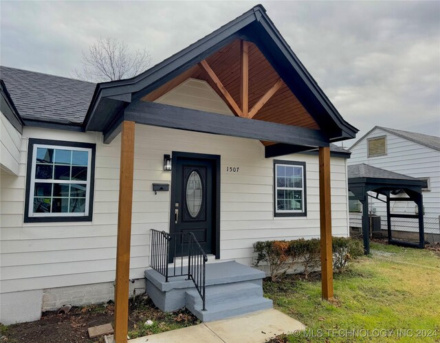 view of front of house featuring a gazebo