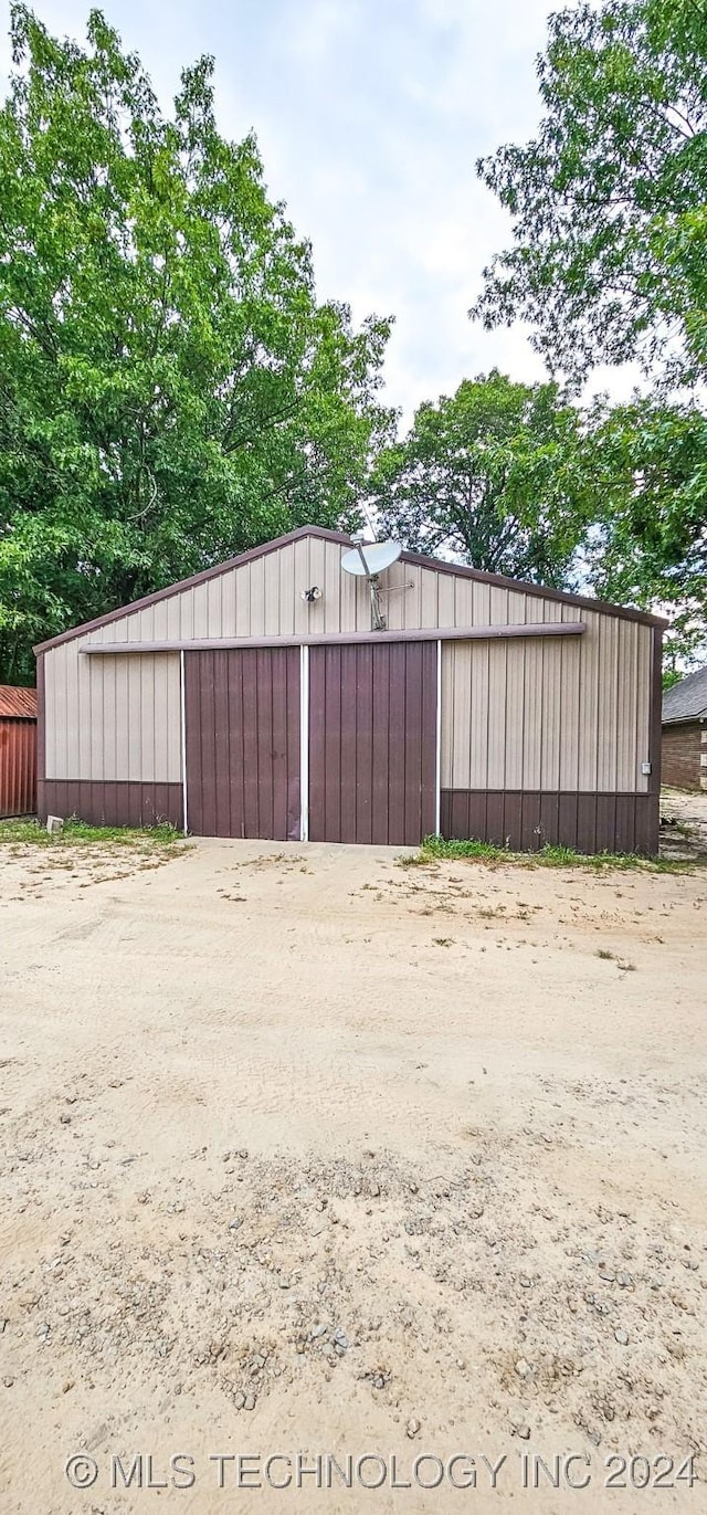 view of outbuilding