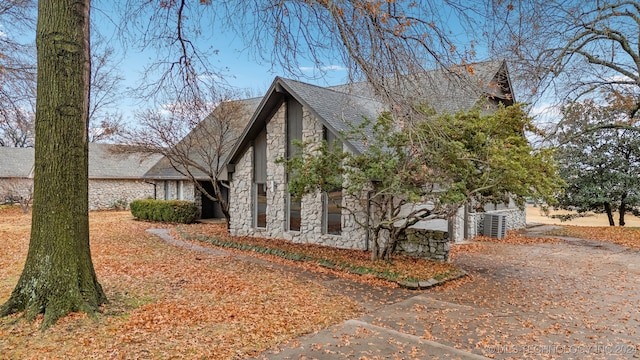 view of home's exterior