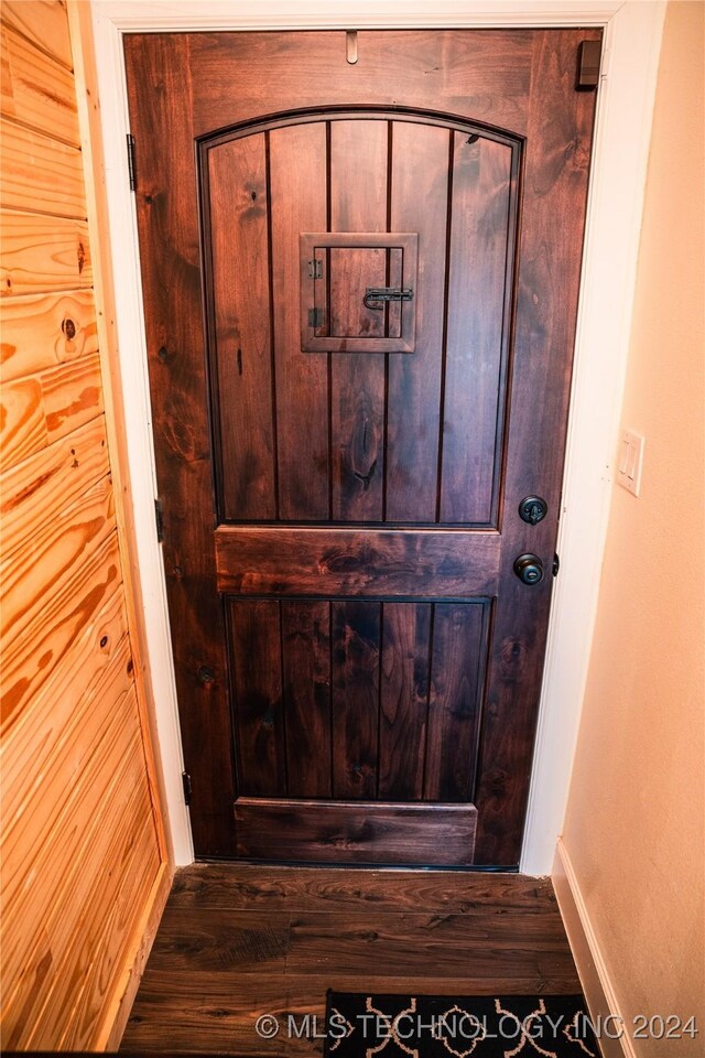 details with hardwood / wood-style flooring