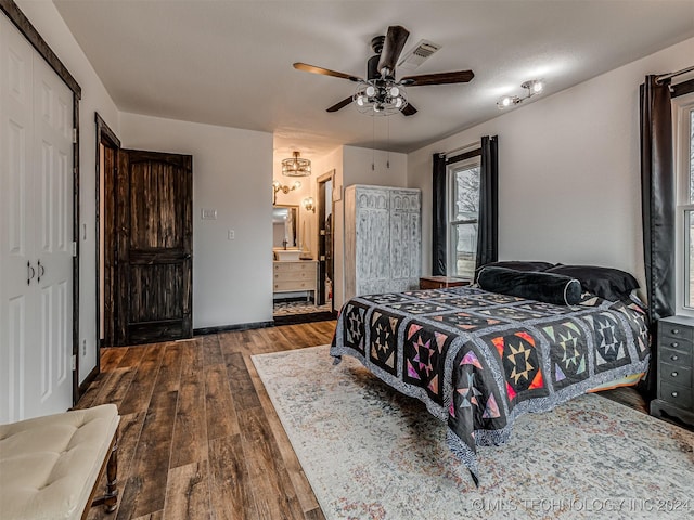 bedroom with hardwood / wood-style floors, a textured ceiling, and ceiling fan