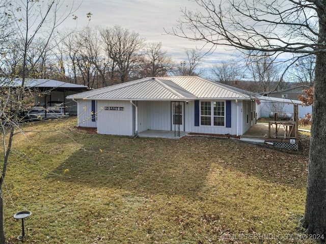 view of front of house with a front yard