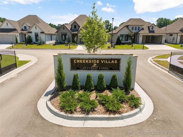 view of community / neighborhood sign