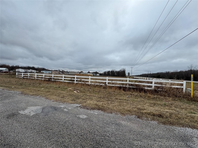 Listing photo 3 for 14228 S Blue Stem Rd, Claremore OK 74017