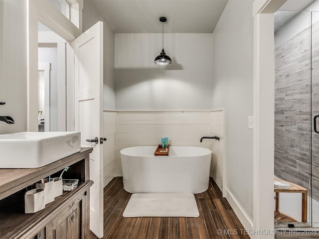 bathroom featuring a bathtub and sink