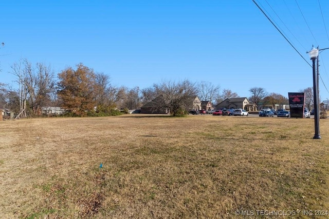 Listing photo 3 for 243 E 141st St, Glenpool OK 74033