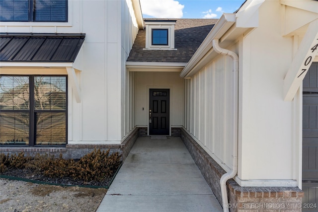 view of property entrance