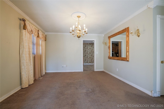 empty room with ornamental molding, carpet floors, and a chandelier