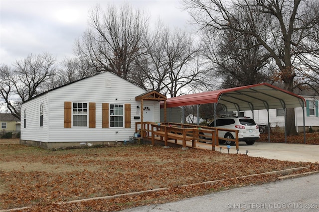 view of front facade featuring a carport