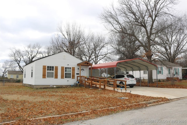 view of front facade featuring a carport