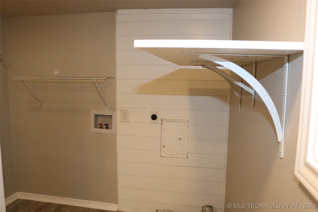 laundry room with washer hookup