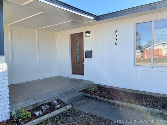 view of property entrance