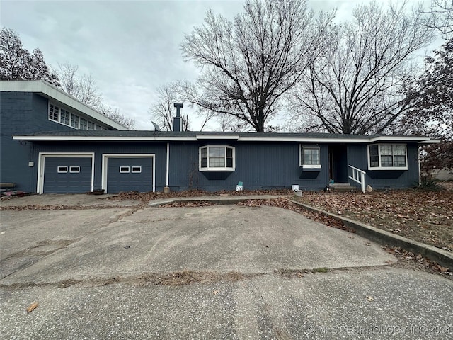 view of front facade featuring a garage