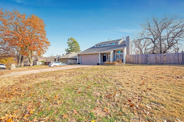 view of front facade featuring a garage