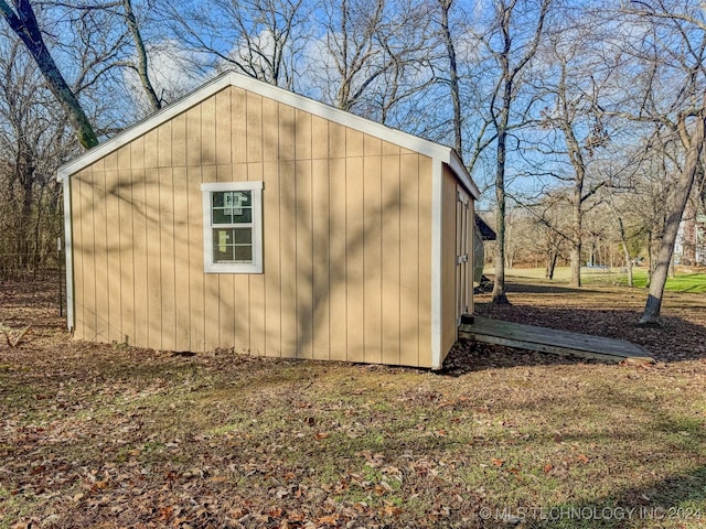 view of outbuilding