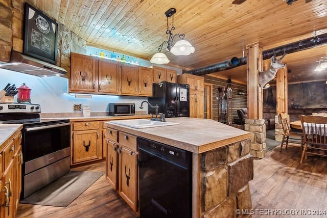 kitchen with black appliances, dark hardwood / wood-style floors, wood ceiling, and an island with sink