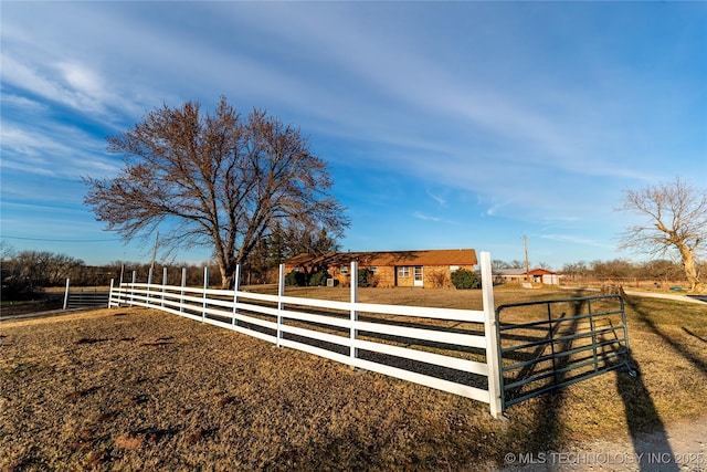 view of yard featuring a rural view