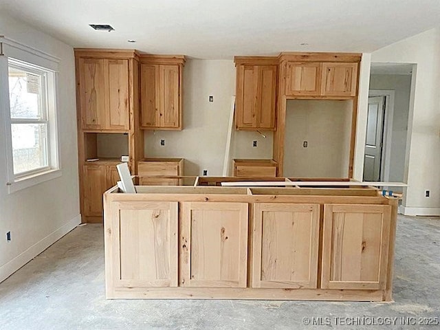 kitchen featuring a center island