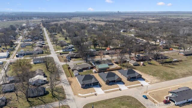 404 W 7th St, Dewey, OK 74029 - bird's eye view featuring a residential view