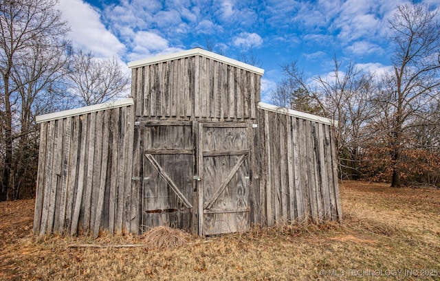 view of outbuilding