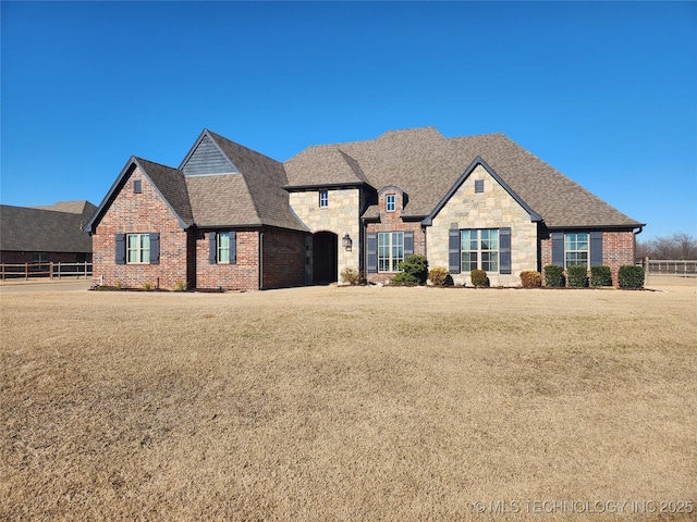 view of front of property with a front yard