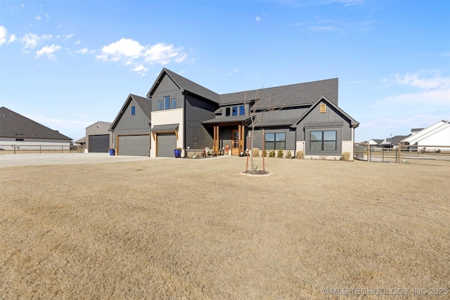 view of front facade featuring a garage