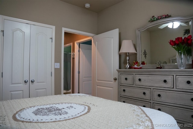 bedroom featuring ceiling fan