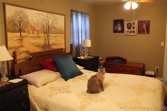 bedroom featuring ceiling fan