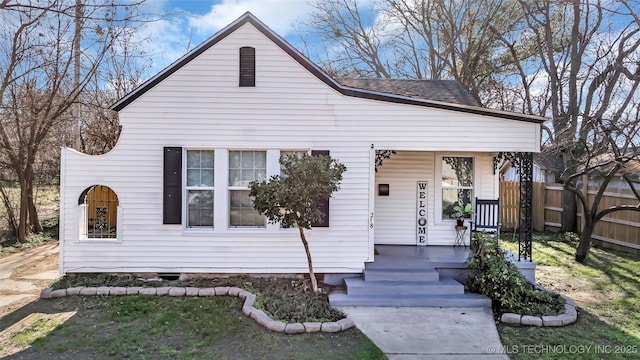 view of front facade with a porch