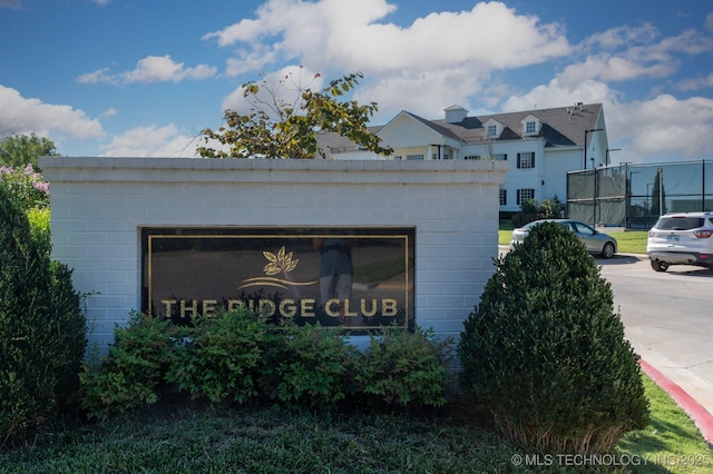 view of community / neighborhood sign