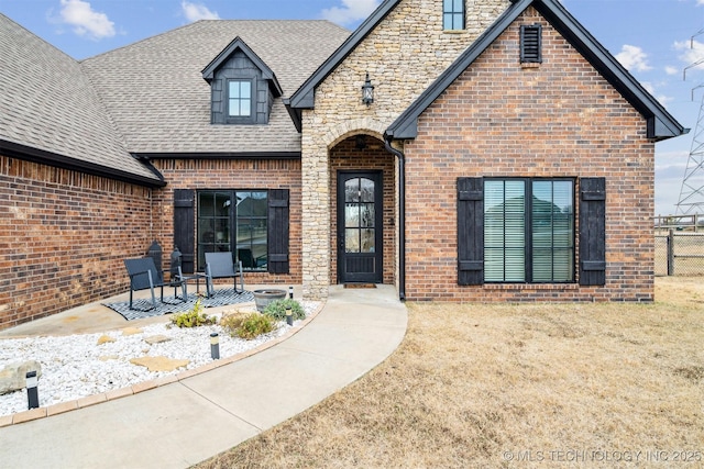 view of front facade featuring a patio area