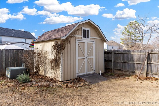 view of outbuilding