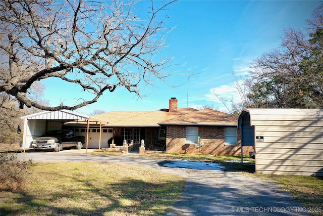 view of front facade with a front yard