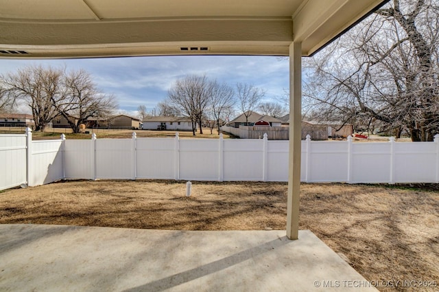 view of yard featuring a patio