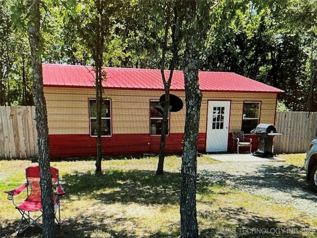 view of single story home