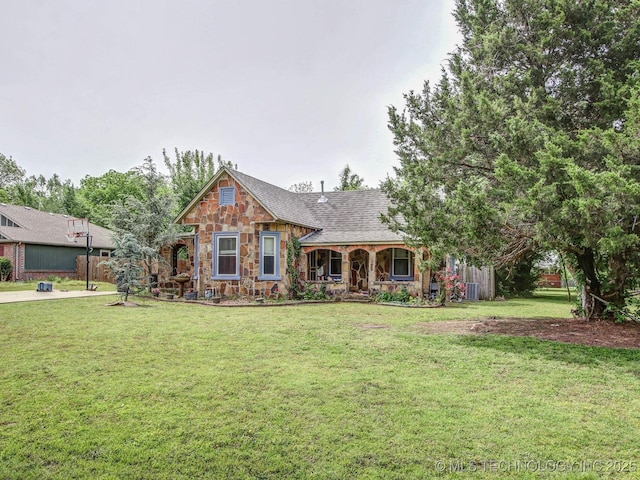 view of front of home with a front lawn