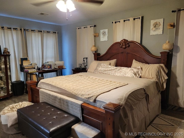 bedroom with ceiling fan