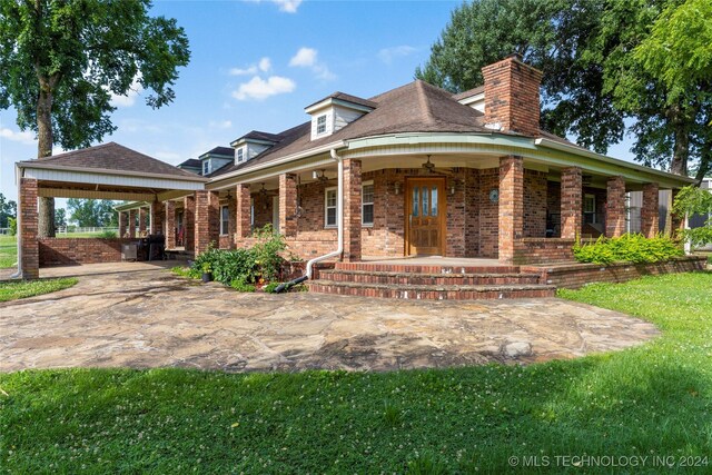 view of front of home with covered porch