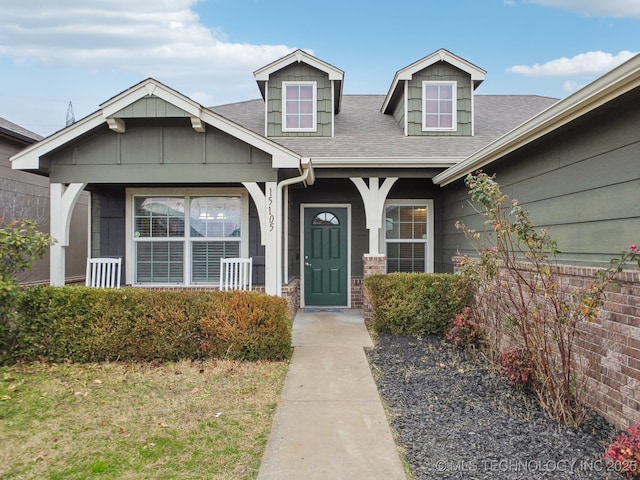 view of front of home with covered porch