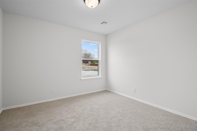 unfurnished room with carpet