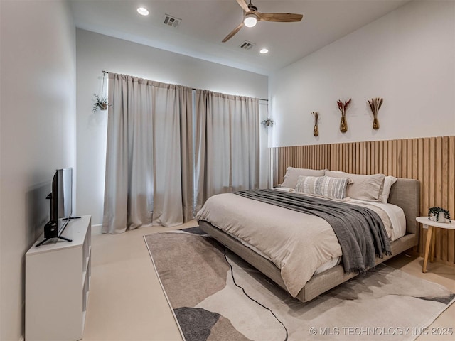 bedroom featuring ceiling fan