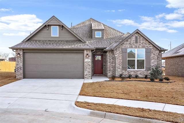 view of front facade featuring a garage